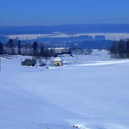 Apartman Spacious Near Forest In *