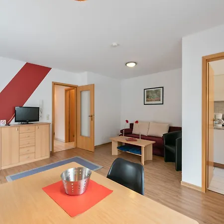 Apartman Spacious Near Forest In *