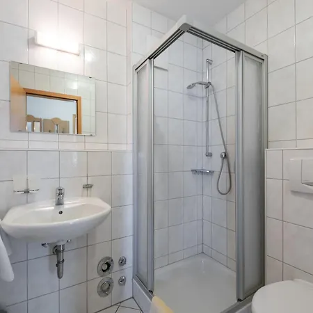 Apartman Spacious Near Forest In *