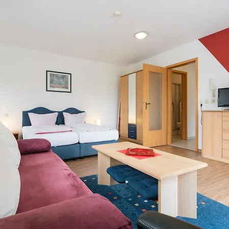 Apartman Spacious Near Forest In *