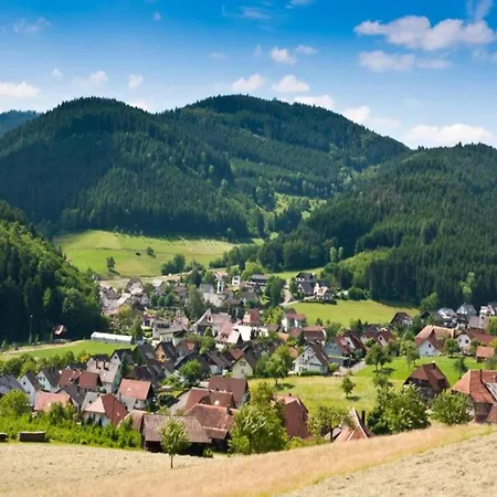 Apartman Spacious Near Forest In