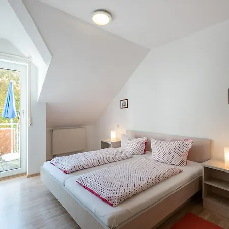 Spacious Near Forest In