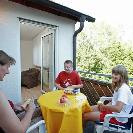 Spacious Near Forest In Apartman *