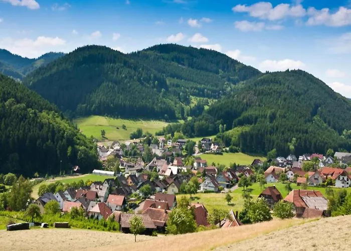 アパート Spacious Near Forest In